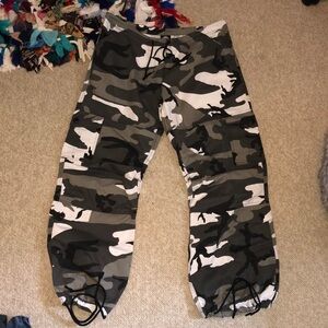 Women’s Camo Cargo Pants